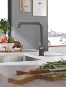 Смеситель для кухни GROHE Essence с поворотным изливом, темный графит матовый (30269AL0/U), уцененный товар