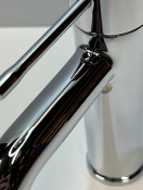 Смеситель для раковины GROHE Essence, S-size, хром (23590001/U), уцененный товар