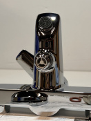 Смеситель для ванны GROHE BauEdge, хром (23604001/U2B), уцененный товар