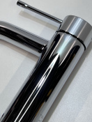 Смеситель для раковины GROHE Essence без донного клапана, S-size, хром (24172001/U2), уцененный товар