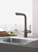 Смеситель для кухни GROHE Essence с вытяжным изливом 2jet, темный графит матовый (30504AL0)