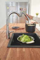 Смеситель для кухни GROHE Zedra с вытяжным душем 3jet, хром (32294002/UB), уцененный товар