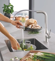 Смеситель для кухни GROHE Essence с вытяжным изливом 2jet, суперсталь (30504DC0)