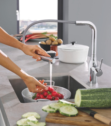 Смеситель для кухни GROHE Essence с вытяжным изливом 2jet, хром (30504000)
