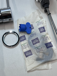 Смеситель для раковины GROHE Essence с донным клапаном, M-size, хром (23462001/U), уцененный товар