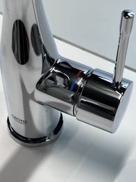 Смеситель для раковины GROHE Essence с донным клапаном, M-size, хром (23462001/U), уцененный товар