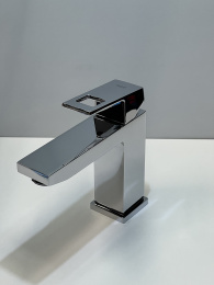 Смеситель для раковины GROHE Eurocube с донным клапаном, M-size, хром (23445000/U1), уцененный товар