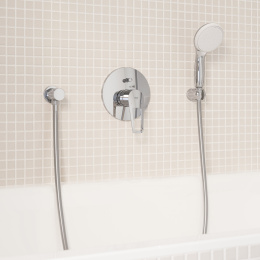 Смеситель для ванны GROHE BauLoop в комплекте с монтажной частью, хром (29081001)