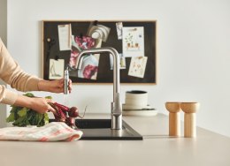 Смеситель для кухни GROHE Eurosmart выдвижной, суперсталь (30619DC0)