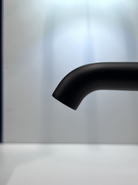 Смеситель для раковины GROHE Essence без донного клапана, L-size, фантомный черный (24177KF1/U), уцененный товар