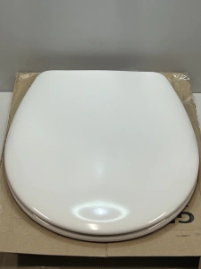 Сиденье для унитаза с микролифтом GROHE Bau Ceramic, альпин-белый (39493000/U), уцененный товар