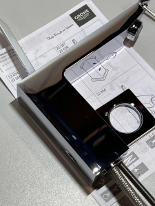 Смеситель для раковины GROHE Eurocube Joy с донным клапаном, M-size, хром (23657000/A), уцененный товар