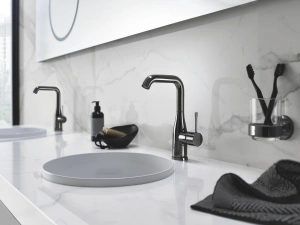 Смеситель для раковины GROHE Essence с донным клапаном, L-size, темный графит глянцевый (24174A01)