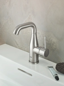 Смеситель для раковины GROHE Essence с донным клапаном, M-size, суперсталь (24173DC1)