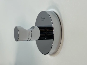 Крючок для халата GROHE Essentials, хром (40364001/U), уцененный товар