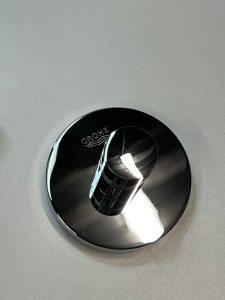 Крючок для халата GROHE Essentials, хром (40364001/U), уцененный товар