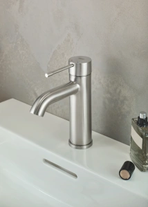 Смеситель для раковины GROHE Essence с донным клапаном, S-size, суперсталь (24171DC1)