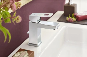 Смеситель для раковины GROHE Eurocube с донным клапаном и ограничением расхода воды, хром (2312700E)