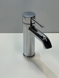 Смеситель для раковины GROHE Essence, S-size, хром (23590001/U), уцененный товар