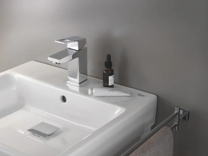Держатель для полотенца GROHE Essentials Cube двойной, поворотный, хром (40624001)