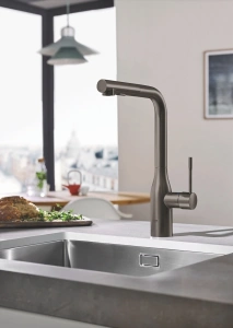 Смеситель для кухни GROHE Essence с вытяжным душем, темный графит матовый (30270AL0)