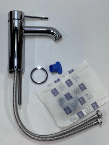 Смеситель для раковины GROHE Essence без донного клапана, S-size, хром (24172001/U), уцененный товар