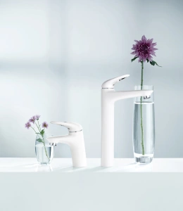 Смеситель для раковины GROHE Eurostyle, S-Size, белая луна (33558LS3)