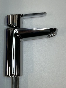 Смеситель для раковины GROHE BauEdge, S-size, хром (23330000/U1), уцененный товар