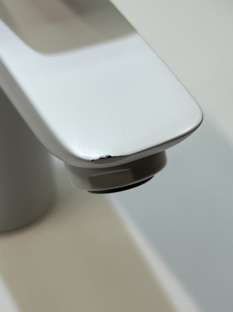 Смеситель для раковины hansgrohe Talis E 110, со сливным гарнитуром 71710700/U, матовый белый, уцененный товар