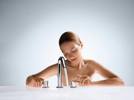 Смеситель для раковины hansgrohe Logis 150 на 3 отверстия, с поворотным изливом и сливным гарнитуром 71133000, хром