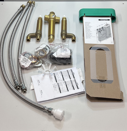 Встраиваемая часть смесителя hansgrohe на край ванны на 4 отверстия 13440180/U, уцененный товар
