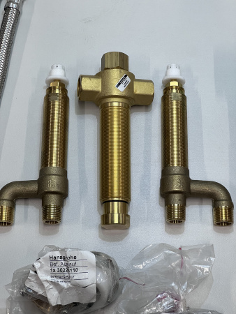 Встраиваемая часть смесителя hansgrohe на край ванны на 4 отверстия 13440180/U, уцененный товар