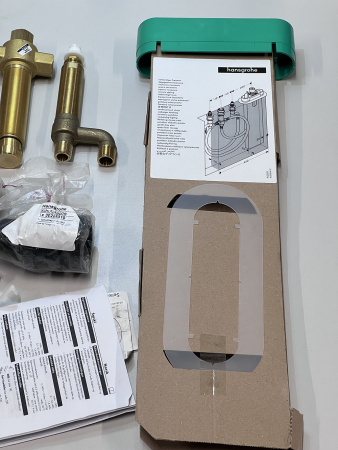 Встраиваемая часть смесителя hansgrohe на край ванны на 4 отверстия 13440180/U, уцененный товар