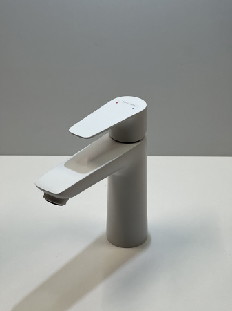 Смеситель для раковины hansgrohe Talis E 110, со сливным гарнитуром 71710700/U1, матовый белый, уцененный товар