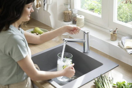 Смеситель для кухонной мойки hansgrohe Zesis M33 150, с поворотным изливом 74802000, хром