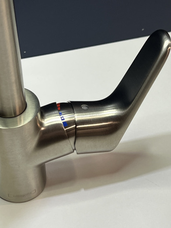 Смеситель для кухонной мойки hansgrohe Focus M41 280, с поворотным изливом 31817800/U, под сталь, уцененный товар