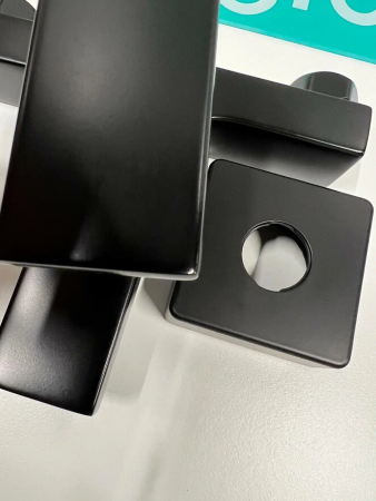 Смеситель для ванны Hansgrohe Vernis Shape 71450670/U, матовый черный, уцененный товар