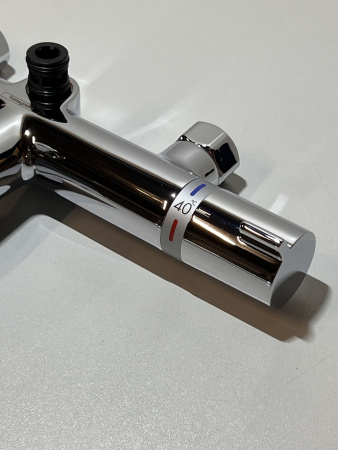 Душевая система hansgrohe Crometta E 240 1 режим, с термостатом для ванны 27298000/U, хром, уцененный товар