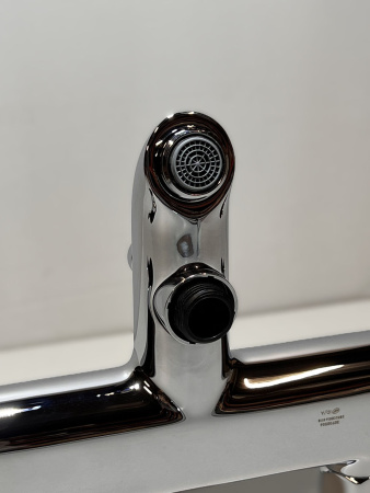 Душевая система hansgrohe Crometta E 240 1 режим, с термостатом для ванны 27298000/U, хром, уцененный товар