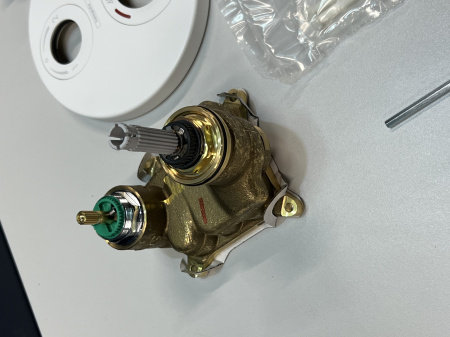 Внешняя часть термостата для душа hansgrohe Ecostat S скрытого монтажа на 2 потребителя 15758700, матовый белый, уцененный товар