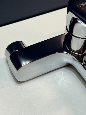 Смеситель для ванны hansgrohe Logis E 71403000/U2, хром, уцененный товар