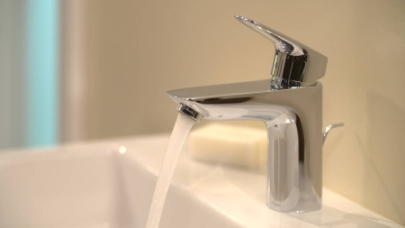 Смеситель для раковины hansgrohe Logis 100, со сливным гарнитуром 71100000, хром