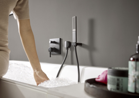 Ручной душ hansgrohe Rainfinity 100, 1 режим, 26866340, шлифованный черный хром